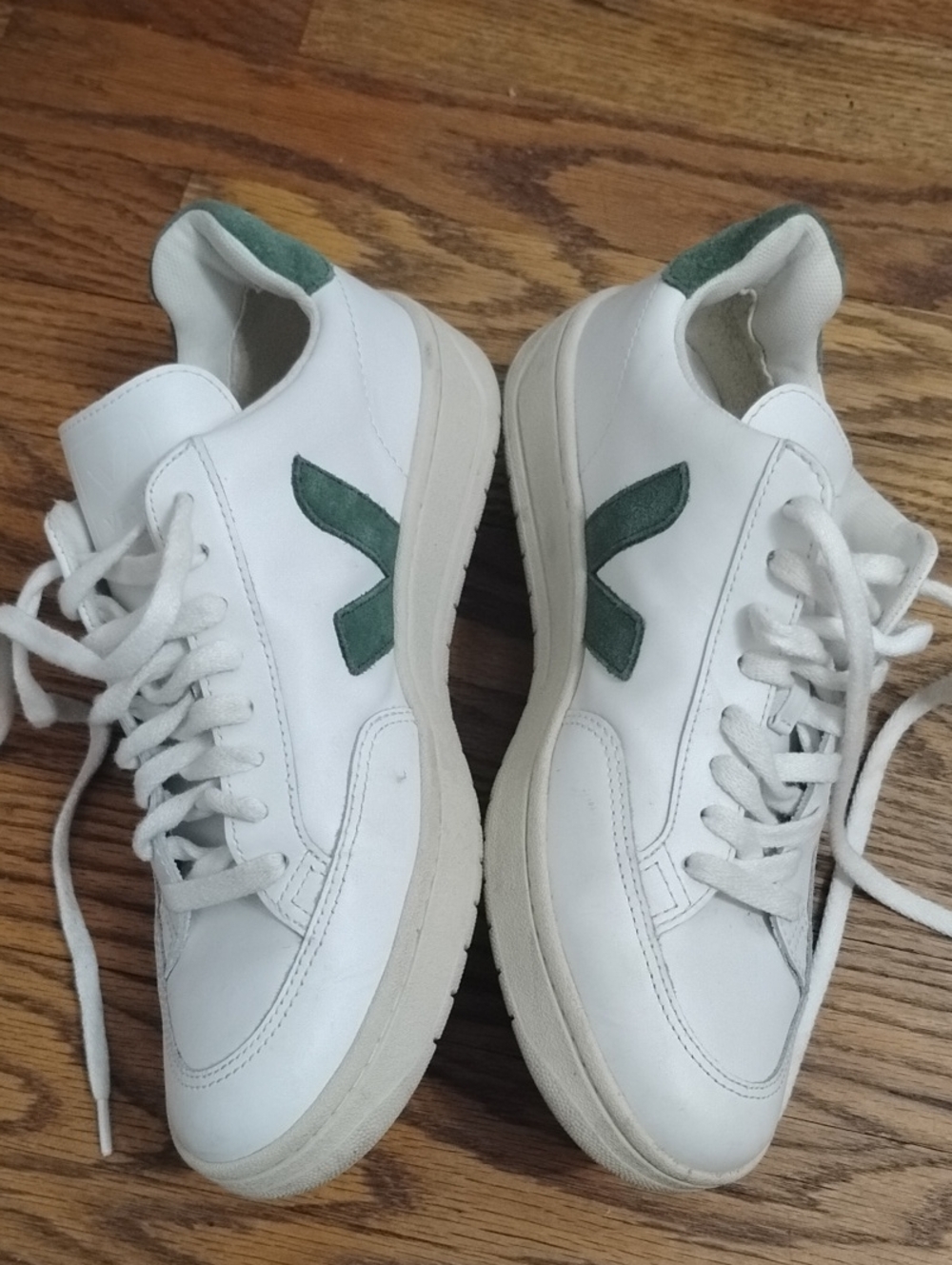 Veja -12 Leather Low Top Sneaker W9 - Picture 5 of 12